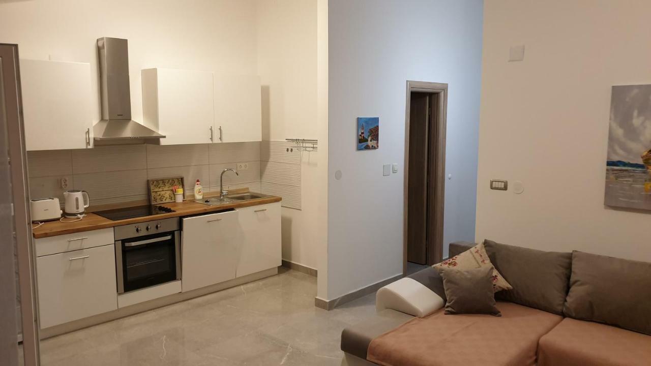 Korina Apartments Mandre Εξωτερικό φωτογραφία