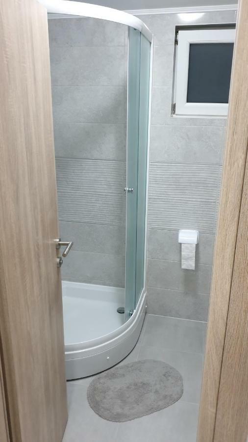 Korina Apartments Mandre Εξωτερικό φωτογραφία